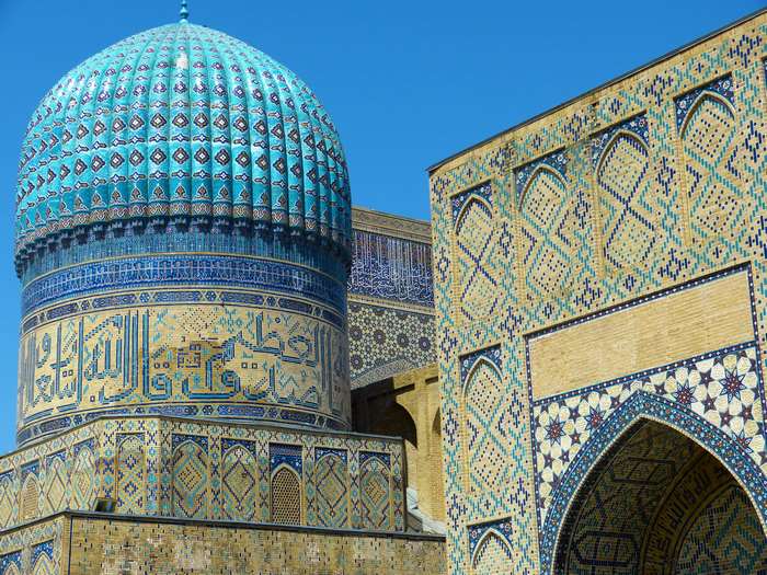 Bibi Khanym Mausoleum and Mosque in Samarkand, Uzbekistan 4K