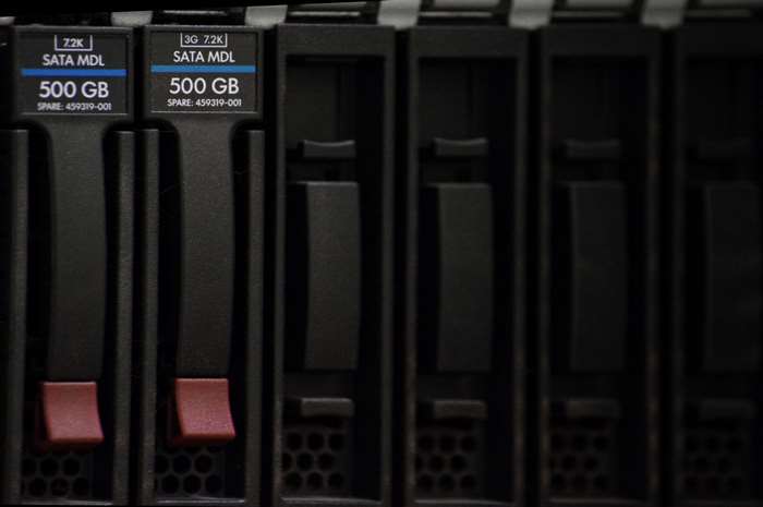 Server rack with SATA MDL hard drives