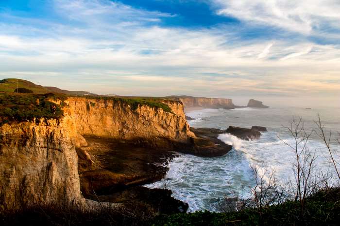 Coastal cliffs and ocean waves in California 4K