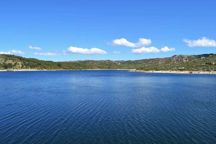 Lake and Mountains in Serra da Estrela, Portugal 4K