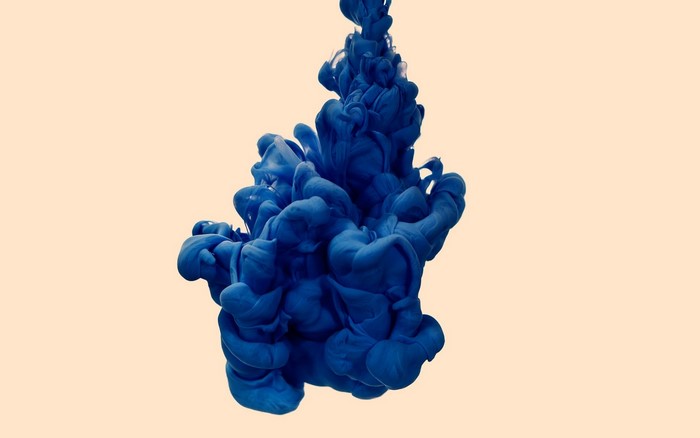 Black and White Smoke with Color Clots