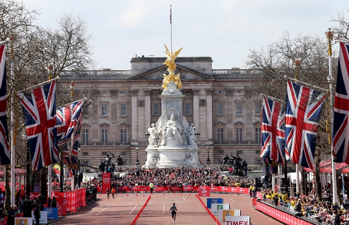 London Marathon runners at Buckingham Palace