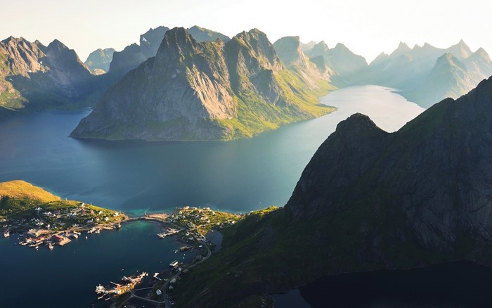 Reine Lofoten Islands Norway Morning Sunlight Mountains Sea Town