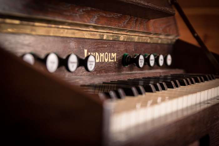 Close up of an antique Lindholm organ keyboard