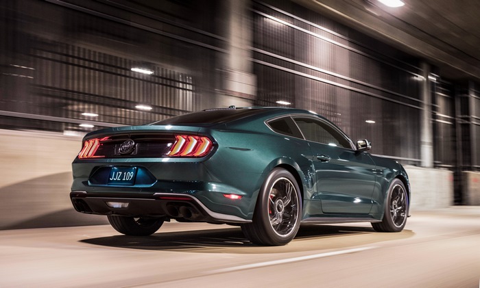 Ford Mustang Bullitt 2019 Driving at Night 4K