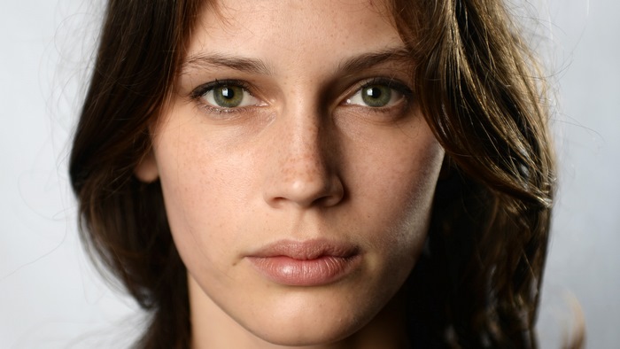 Marine Vacth portrait