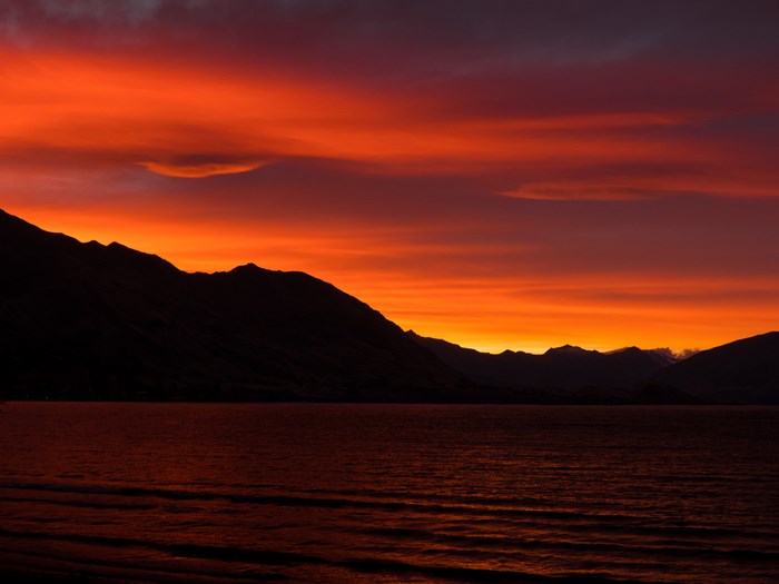 Dramatic Sunset Over Wanaka Lake and Mountains
