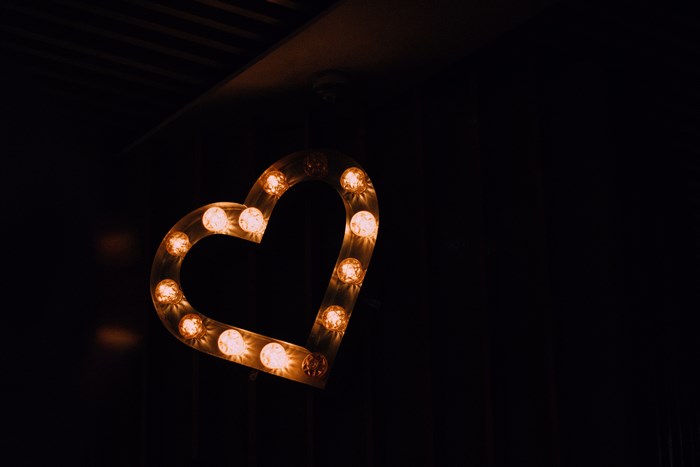 5392608 5184x3456 lightbulb, brightness, vintage, retro, dark, wedding,  light, shape, black background, heart, light burnt out, love, PNG images -  Rare Gallery HD Wallpapers