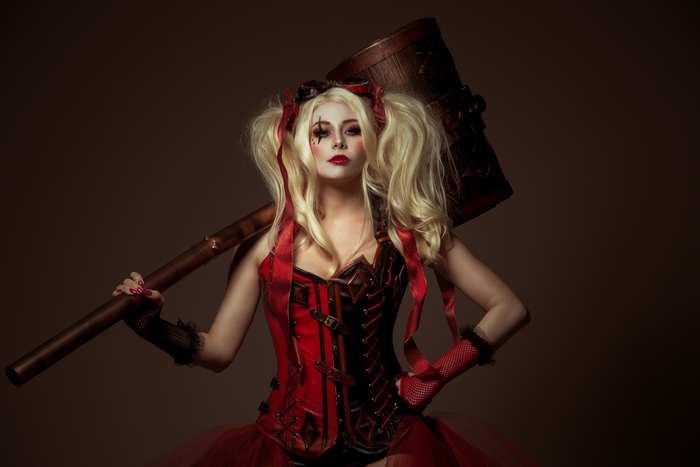 Harley Quinn Cosplay with Twintails and Giant Hammer
