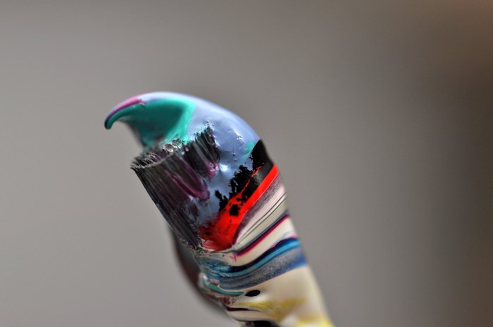 Paintbrush with mixed colors