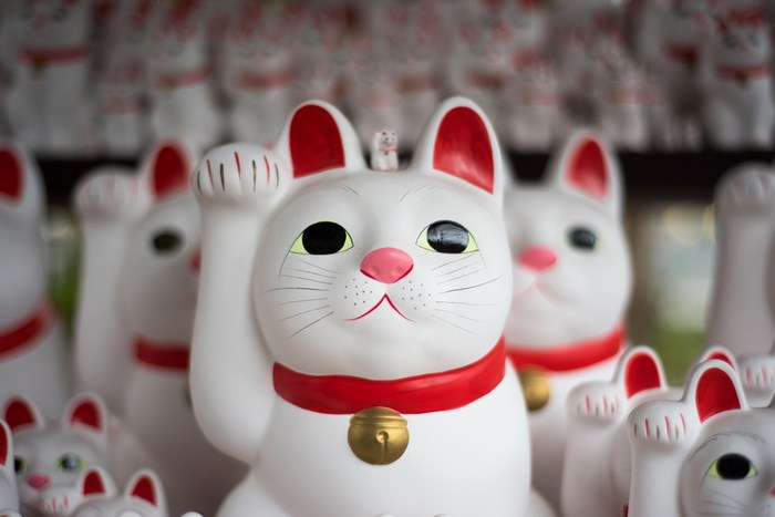 White Maneki-neko Lucky Cat Figurines with Raised Paws