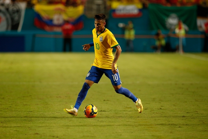 Neymar Jr. playing soccer
