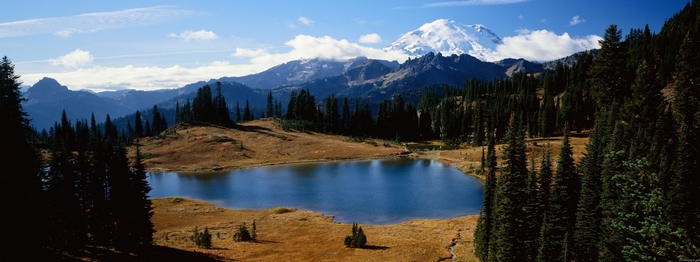 Mount Rainier National Park Lake and Mountains