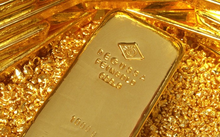 Degussa Feingold 999.9 gold bar and nuggets