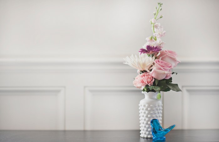 Elegant Pink and White Flower Bouquet with Blue Glass Bird