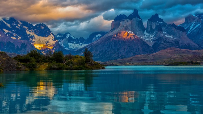 Torres del Paine National Park with lake and mountains