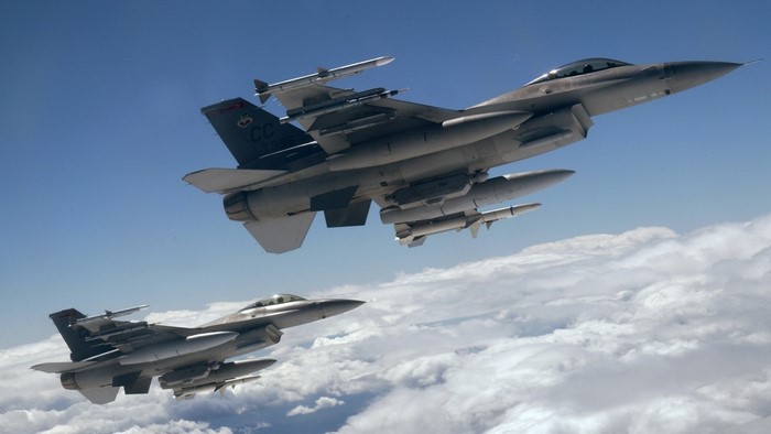 Two F-16 Fighting Falcon aircraft in flight