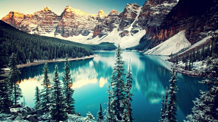 Moraine Lake in Banff National Park, Canada