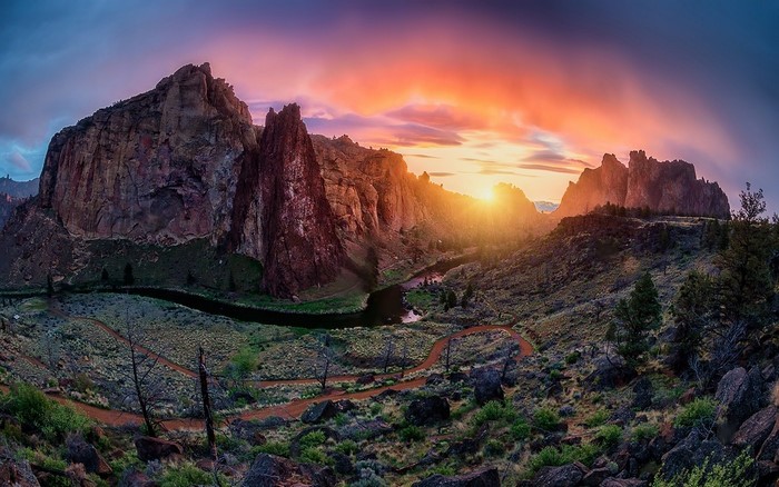 Smith Rock State Park at Sunset