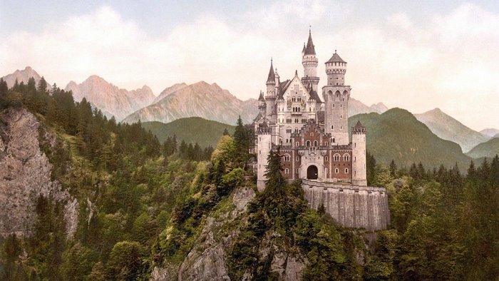 Neuschwanstein Castle in the Bavarian Alps, Germany