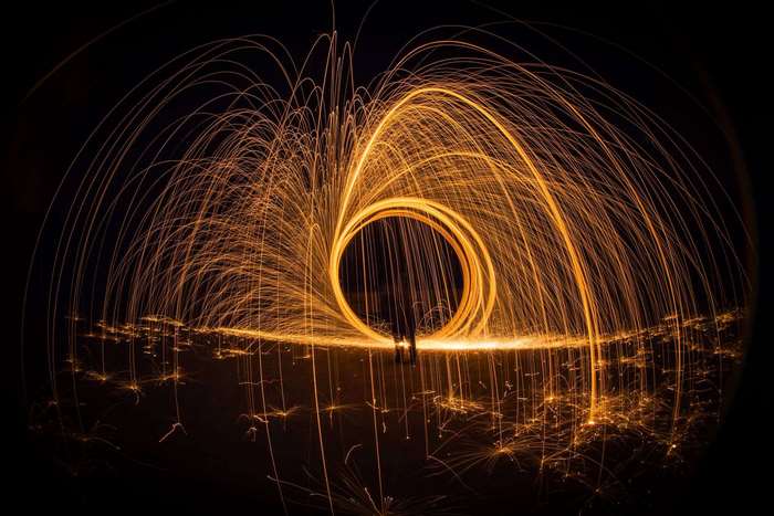 Long exposure light painting with steel wool