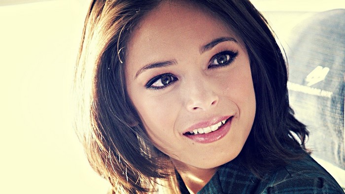 Kristin Kreuk smiling