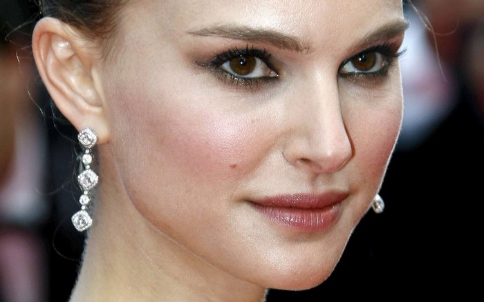 Natalie Portman with diamond earrings