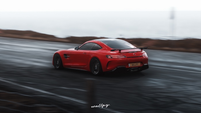 Red Mercedes-AMG GT R in Forza Horizon 4
