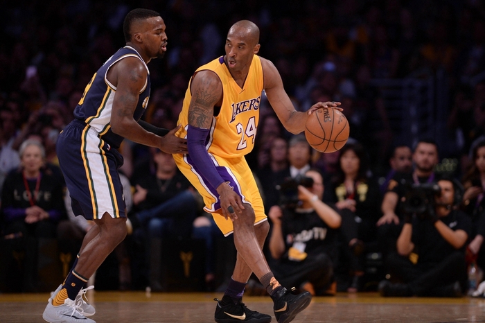 Kobe Bryant playing basketball