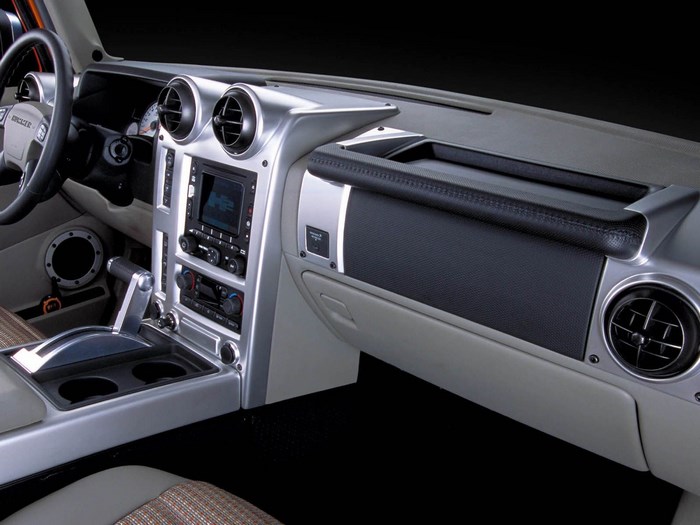 Hummer H2 SUT interior dashboard