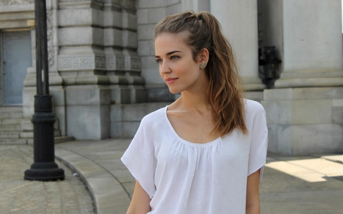 Clara Alonso in white top
