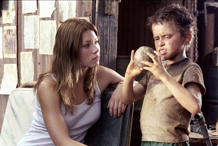 Jessica Biel and child actor in The Texas Chainsaw Massacre