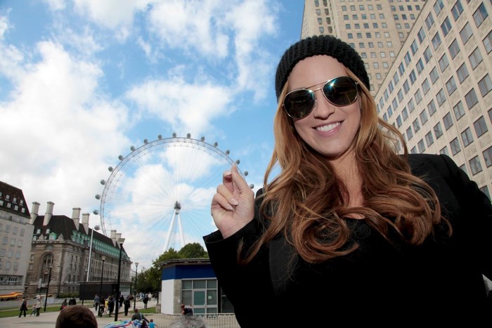 Jordan Carver in London with the London Eye