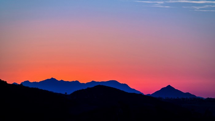 4K HD High Quality Sunset Over Mountains