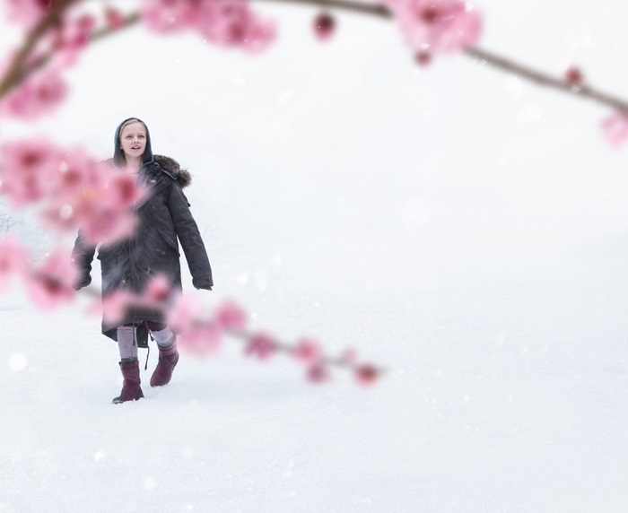 Amiah Miller in the Snow