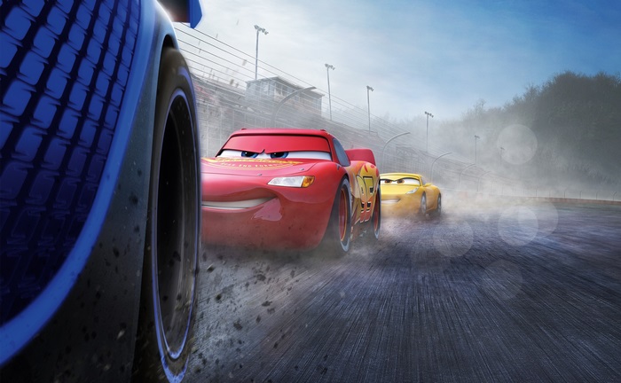 Lightning McQueen and Cruz Ramirez racing in Cars 3 4K