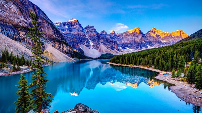 Majestic Mountain Lake at Sunrise 4K