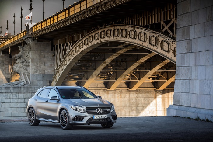 Mercedes-Benz GLA Class 4K