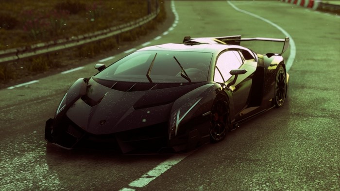 Lamborghini Veneno on a wet road