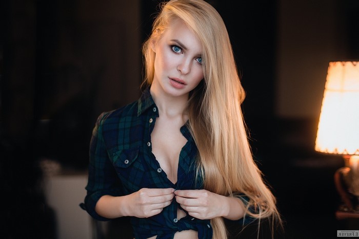 Victoria Pichkurova blonde woman in plaid shirt