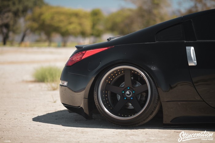 Black Nissan 350Z with custom wheels
