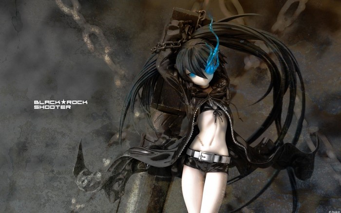 Black Rock Shooter figurine with chains