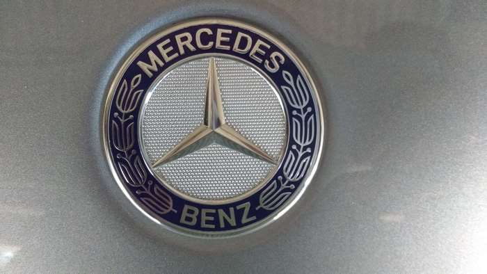 Mercedes Benz logo