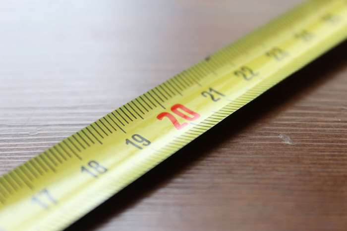 Measuring tape with numbers 17-22