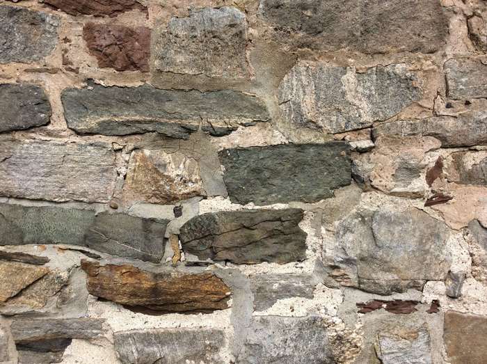 Stone wall with mortar