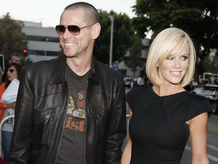Jim Carrey and Jenny McCarthy at an event