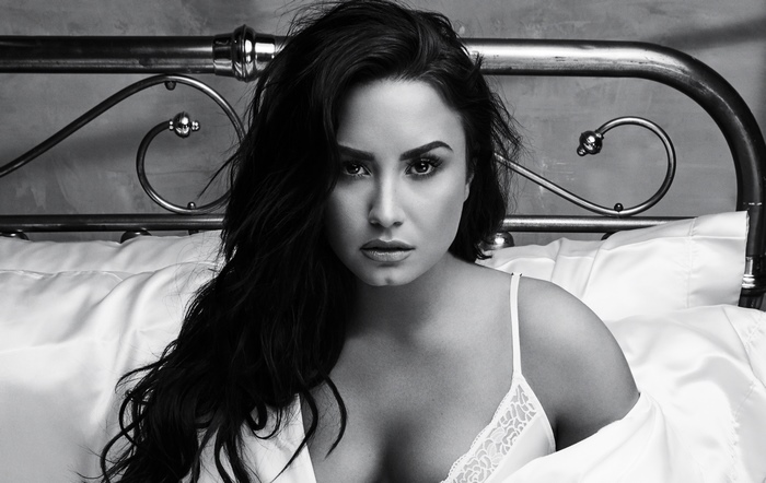 Demi Lovato in monochrome