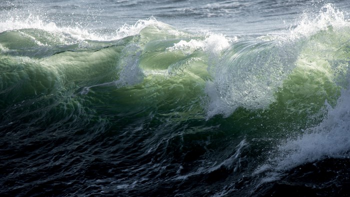 4K Ocean Wave Crashing