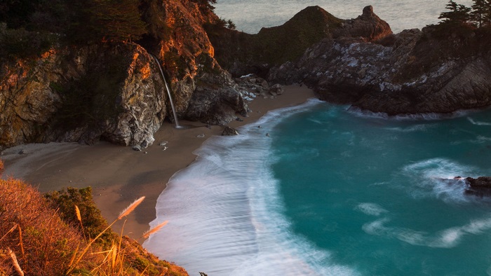 McWay Falls at Julia Pfeiffer Burns State Park 4K