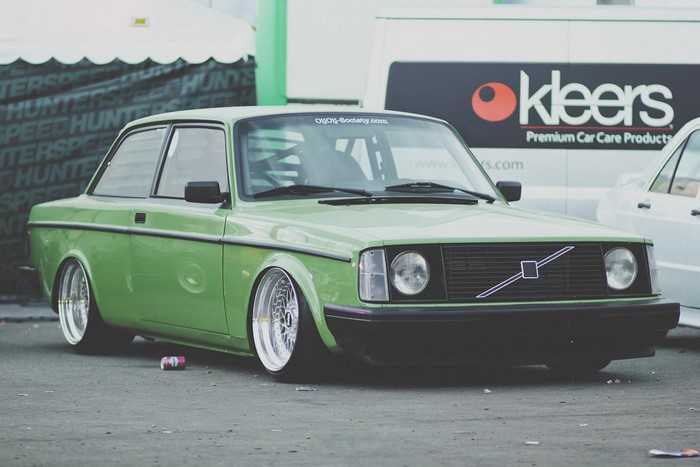 Green Volvo 240 stance car